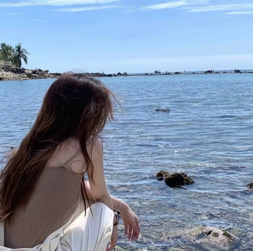 楼下的女人和楼上的男人
